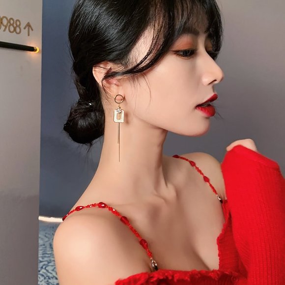 GOLICC Asymmetric Premium Tassel Earrings - Picture 8 of 9